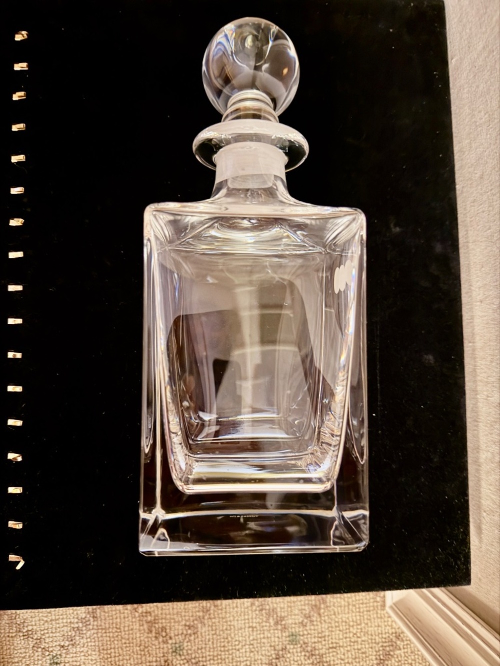 Tiffany & Co. Vintage Home Essentials Classic Square Decanter in Crystal Glass. - Picture 2 of 10